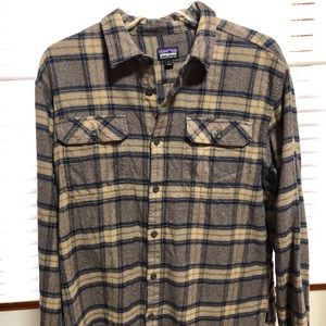 Patagonia Men's Long-Sleeved Fjord Flannel…